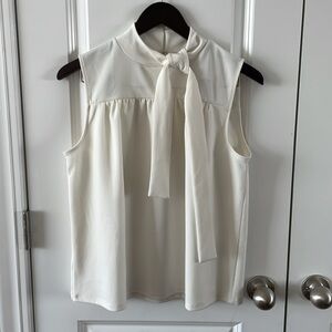 Ann Taylor cream sleeveless tie neck top women’s size Medium M